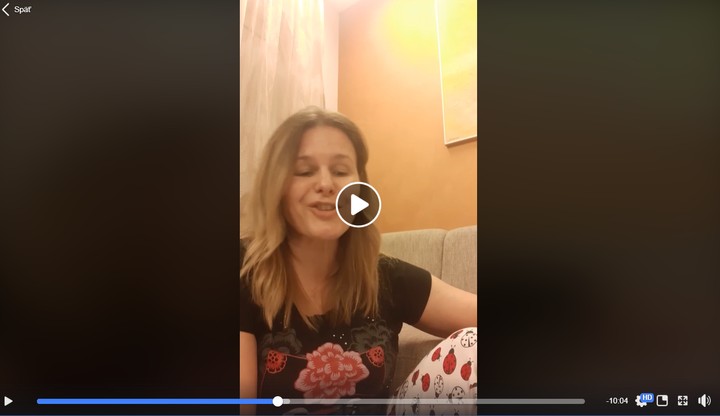 Bibiana Ondrejková číta každý večer naživo zo svojich knižiek